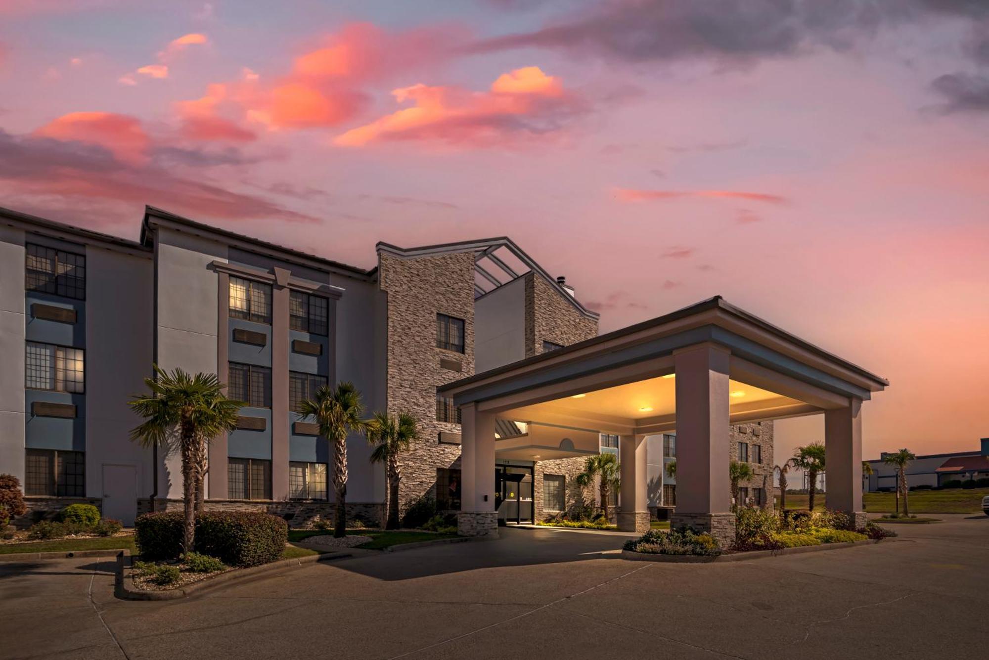 Comfort Suites Хаттисберг Экстерьер фото