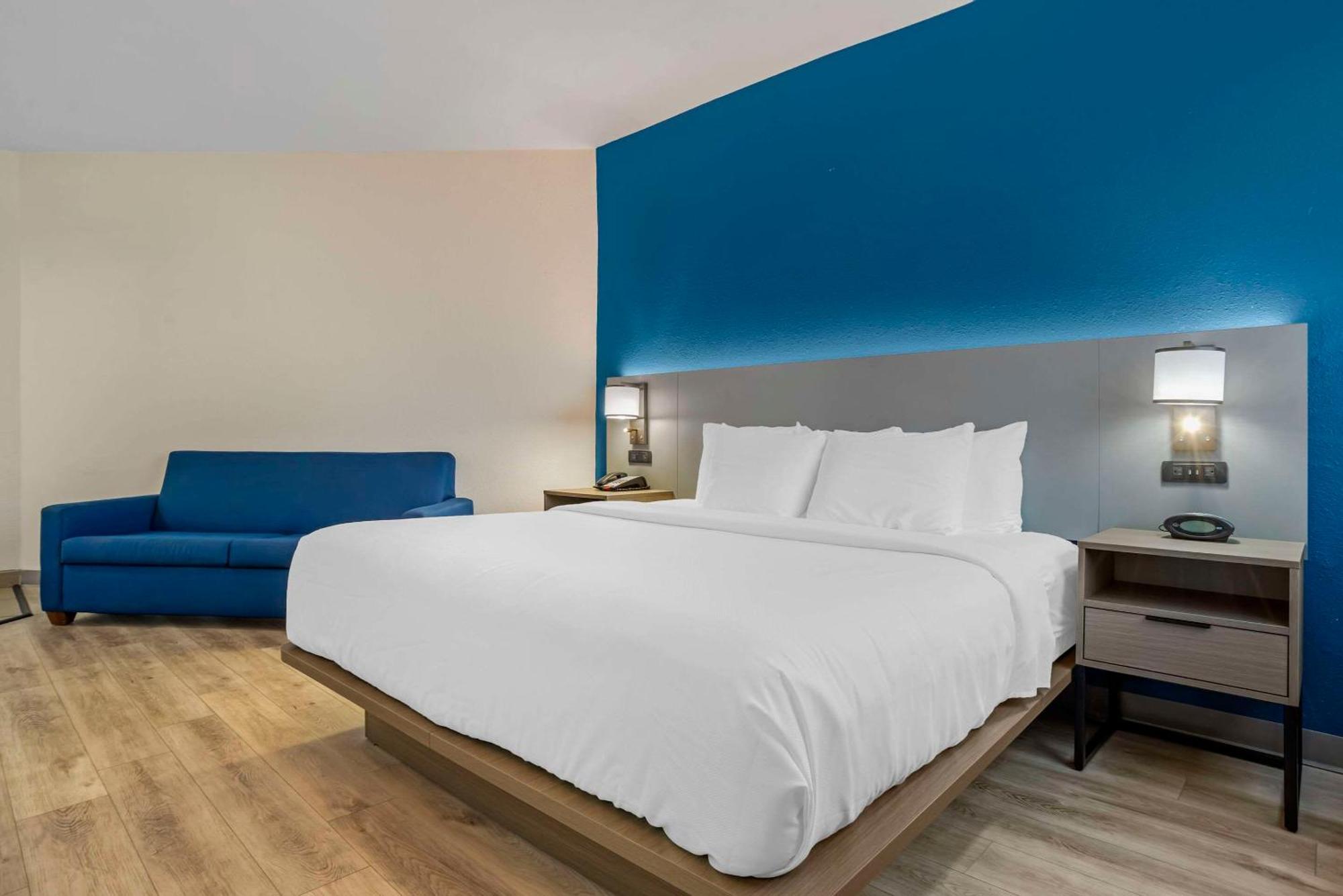Comfort Suites Хаттисберг Экстерьер фото