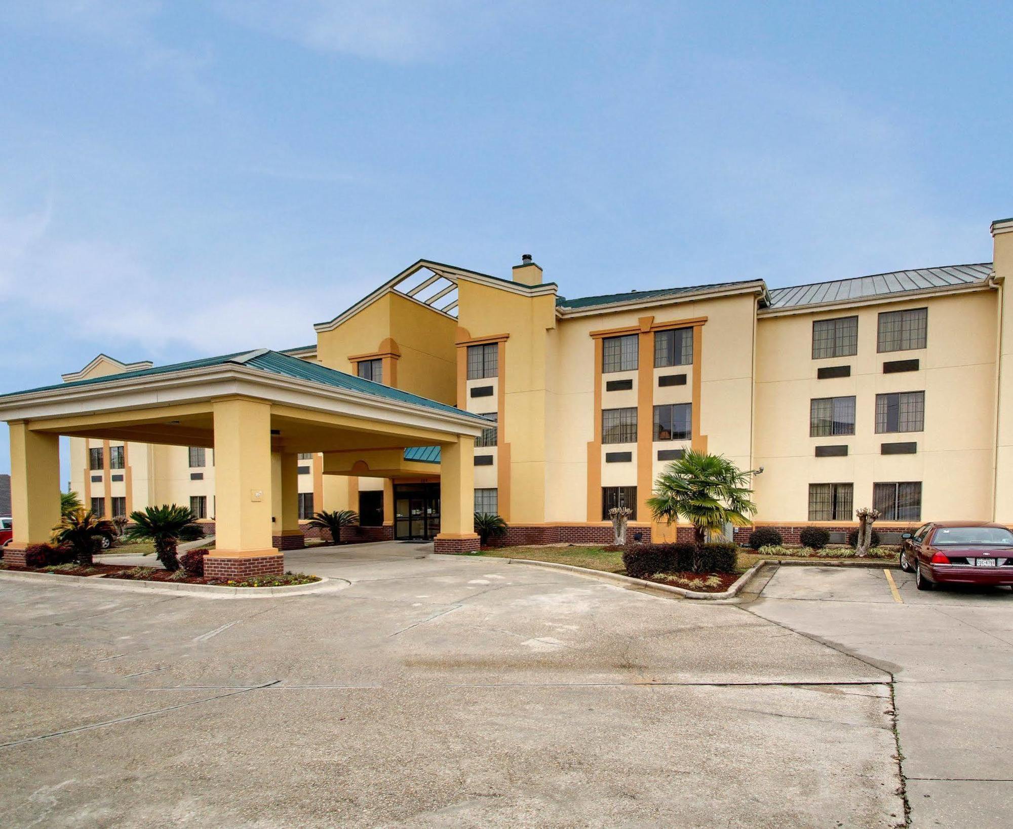 Comfort Suites Хаттисберг Экстерьер фото